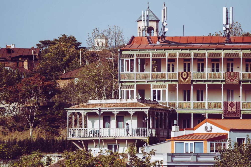 11 мест в Грузии, куда стоит съездить за красочной осенью