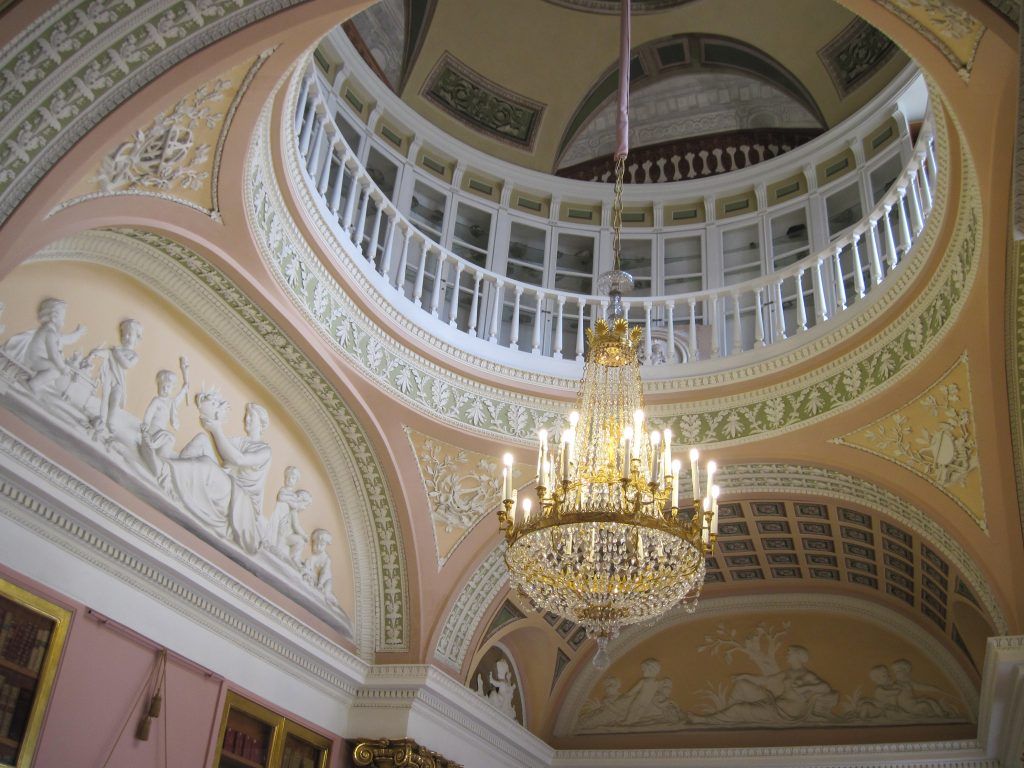 Люстра с канделябрами