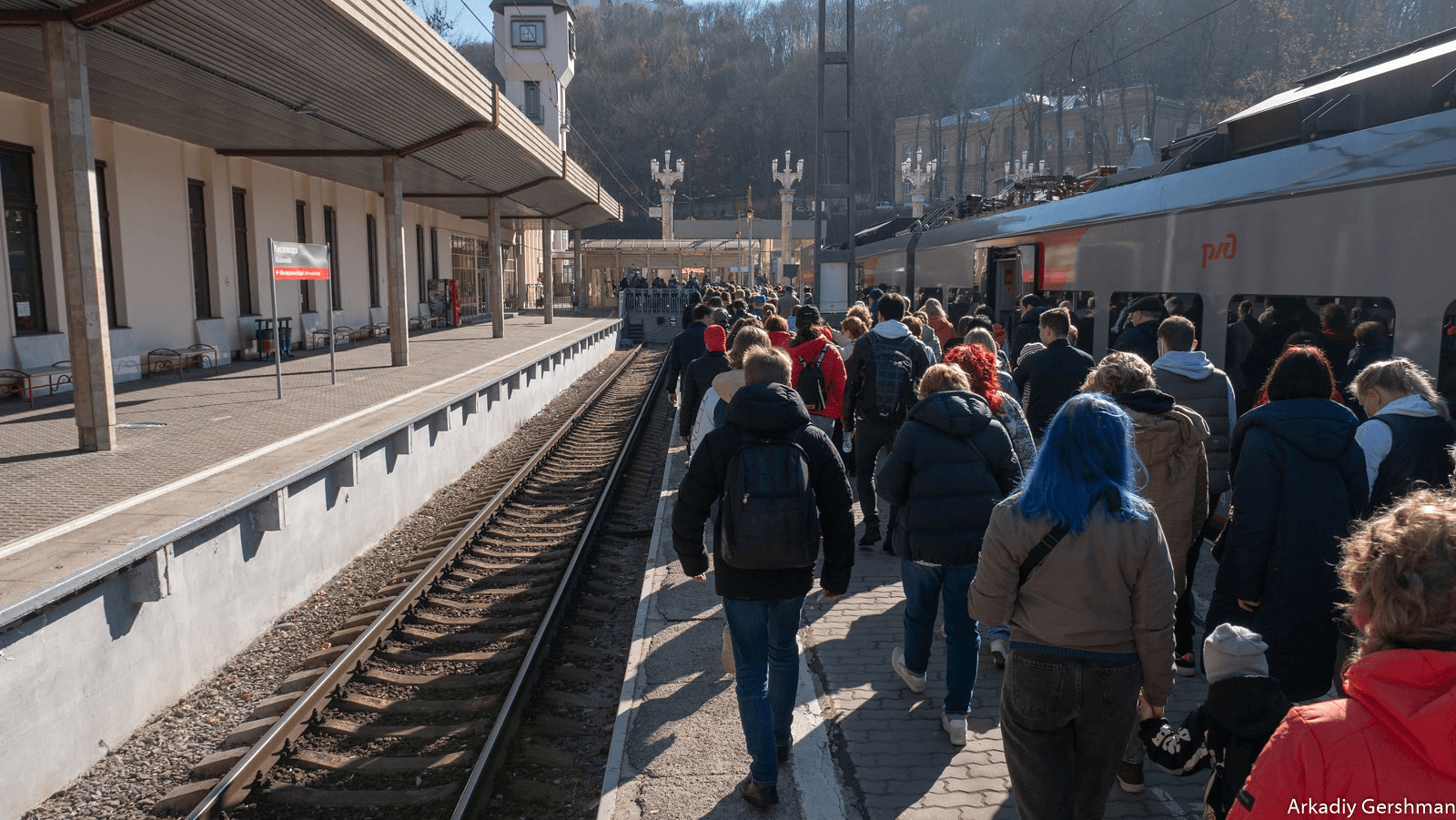 Платформа вокзала в Кисловодске