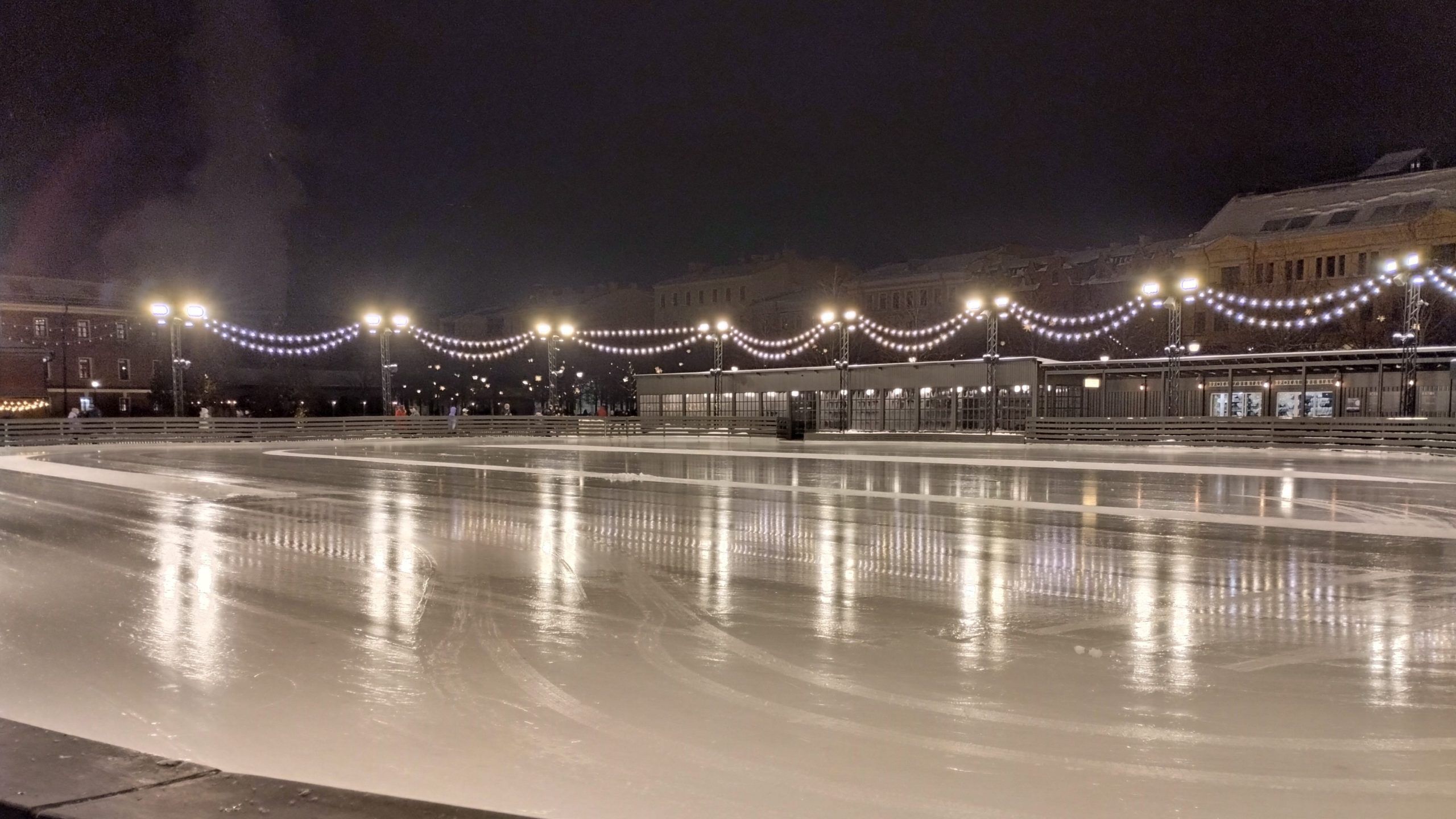 Каток в Питере