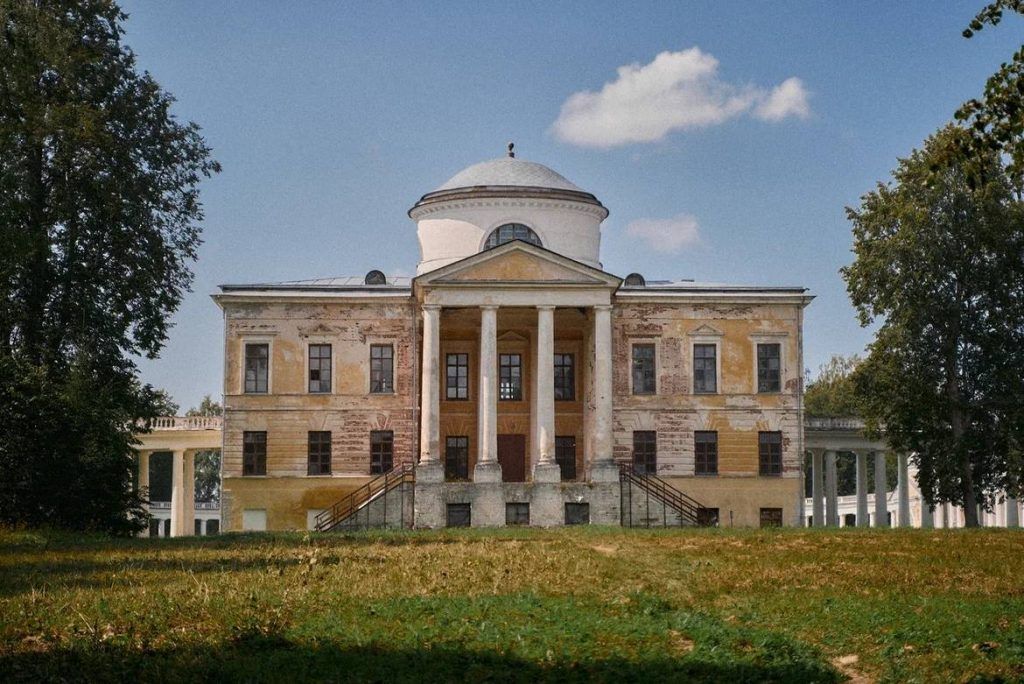 Вид на усадьбу