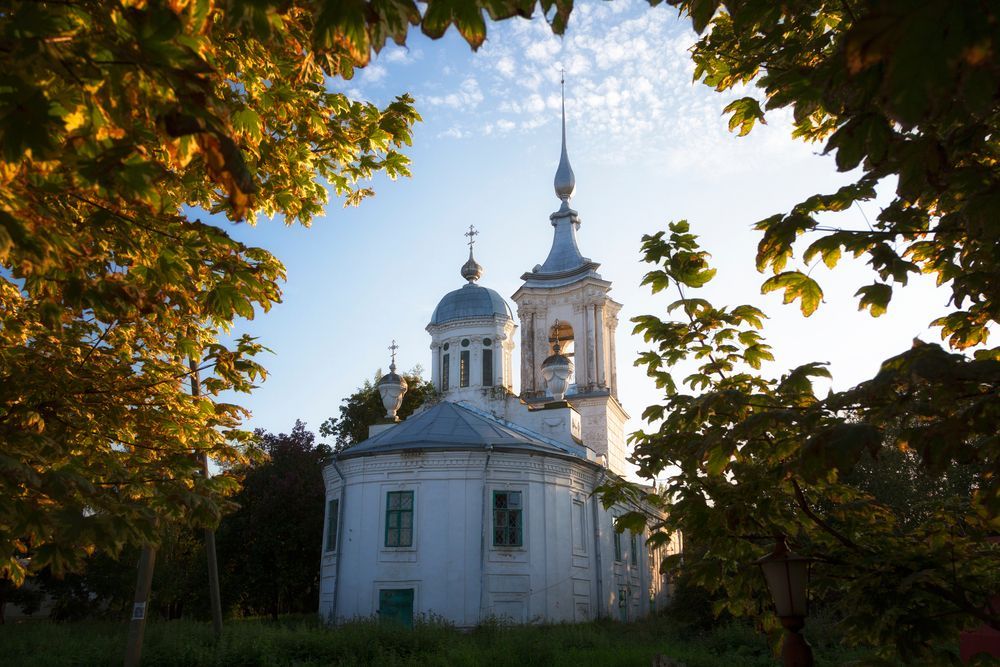 Белая колокольня