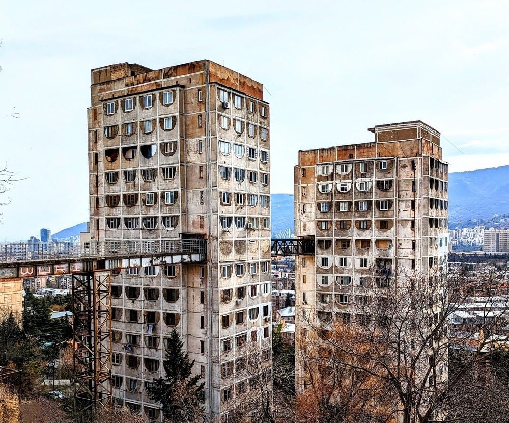 Здания на плато Нуцубидзе