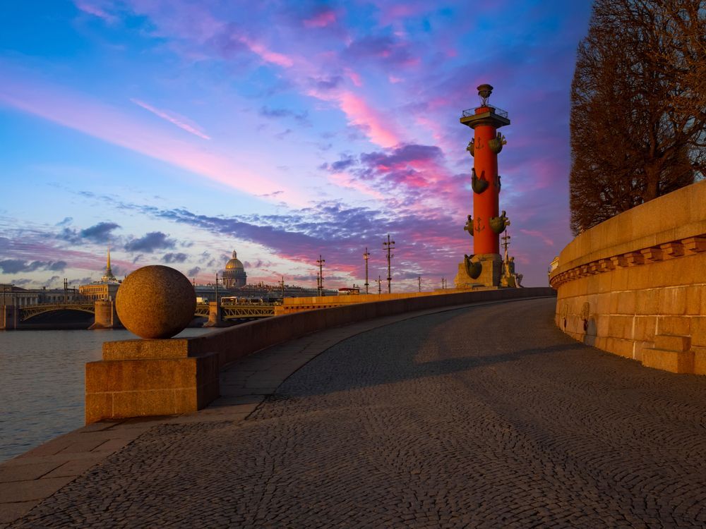 Васи­льевский остров: что посмотреть, съесть и выпить