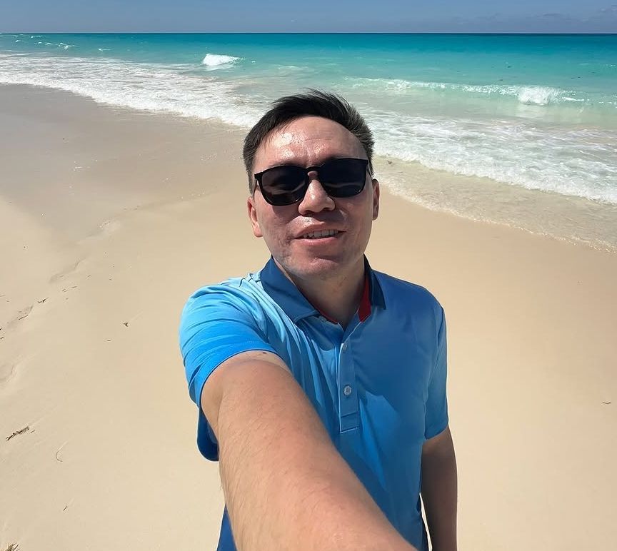 Руслан Меделбек