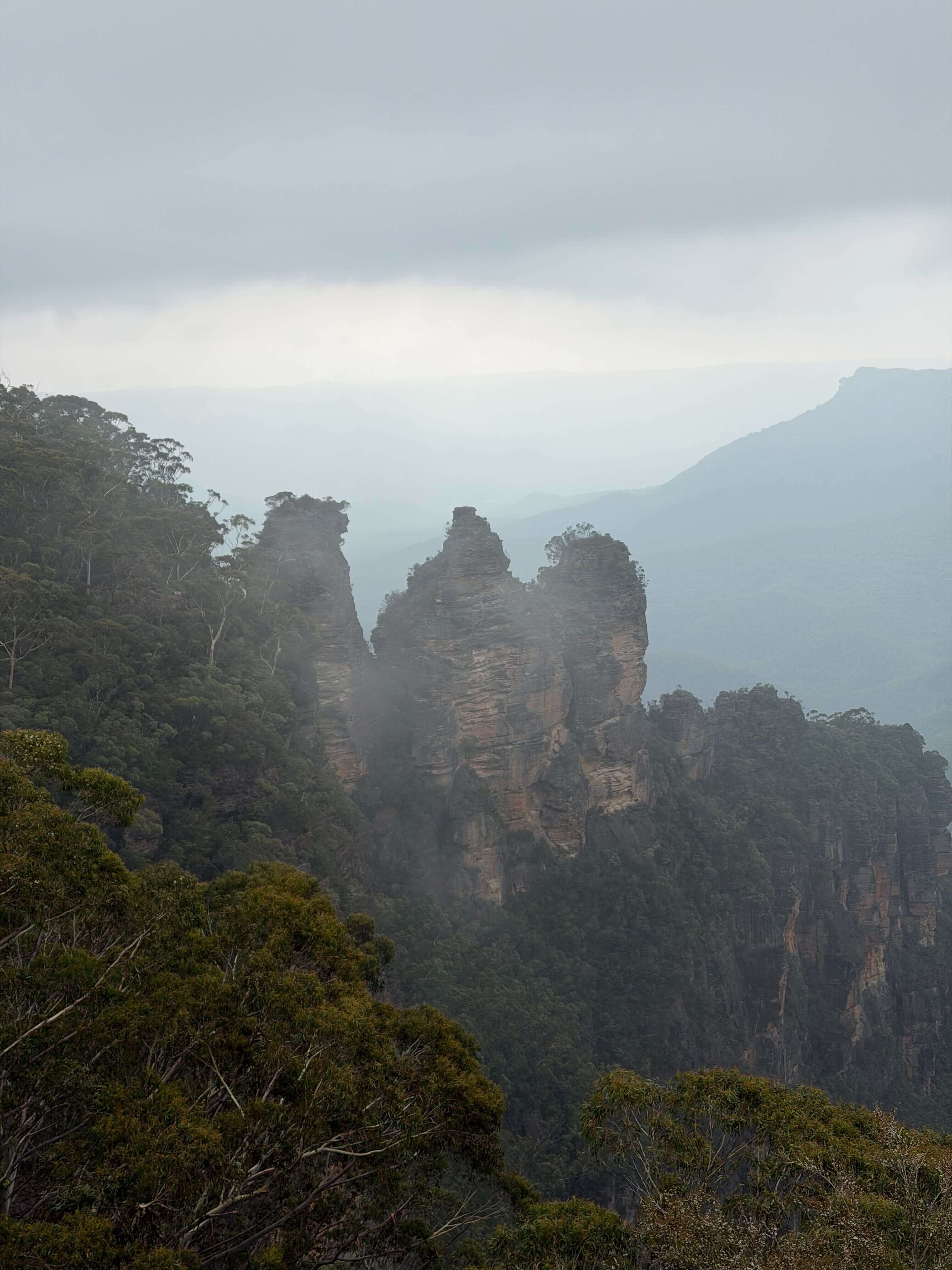голубые горы ТРИ СЕСТРЫ.jpg