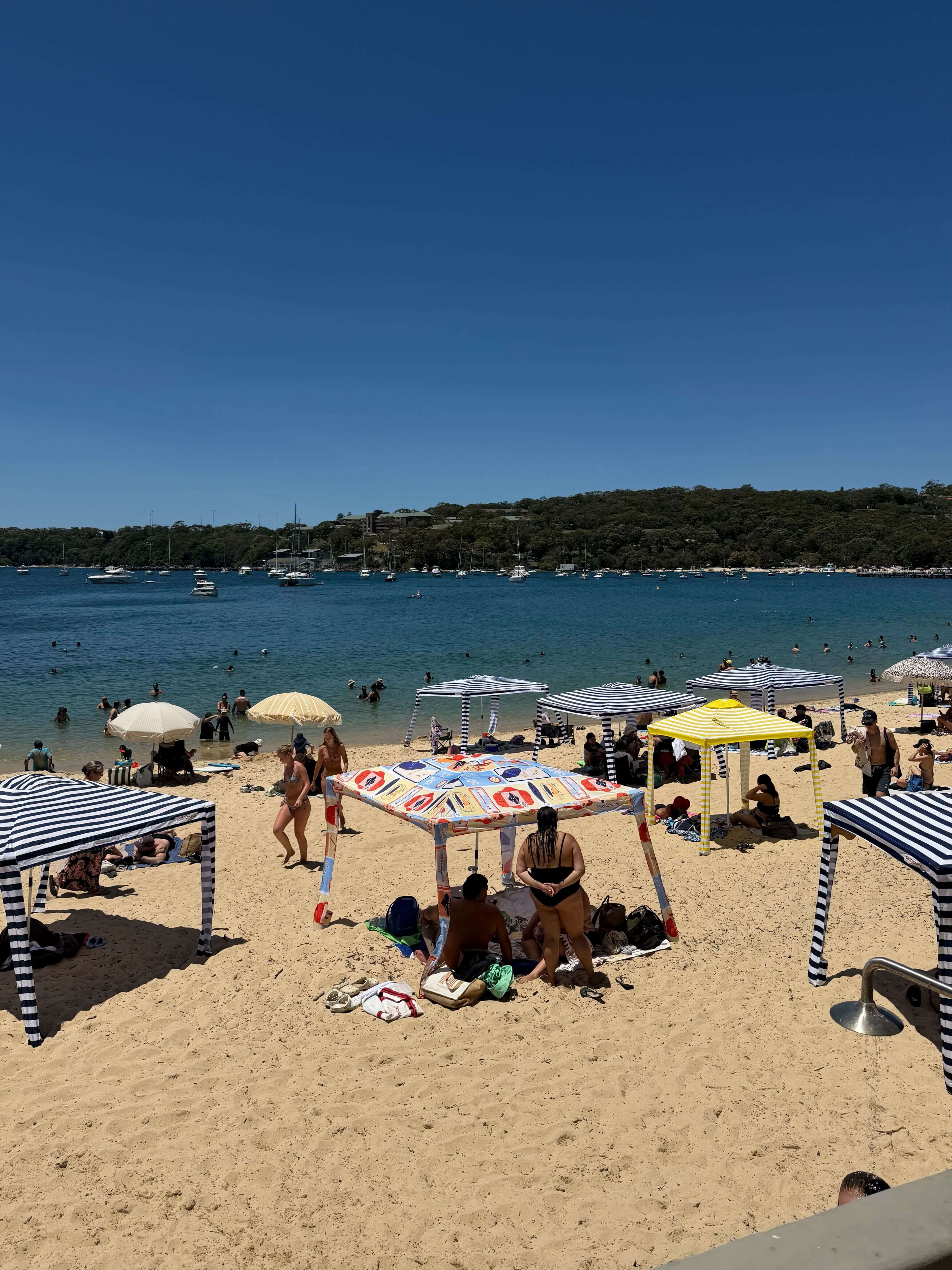 шатры на пляже.jpg