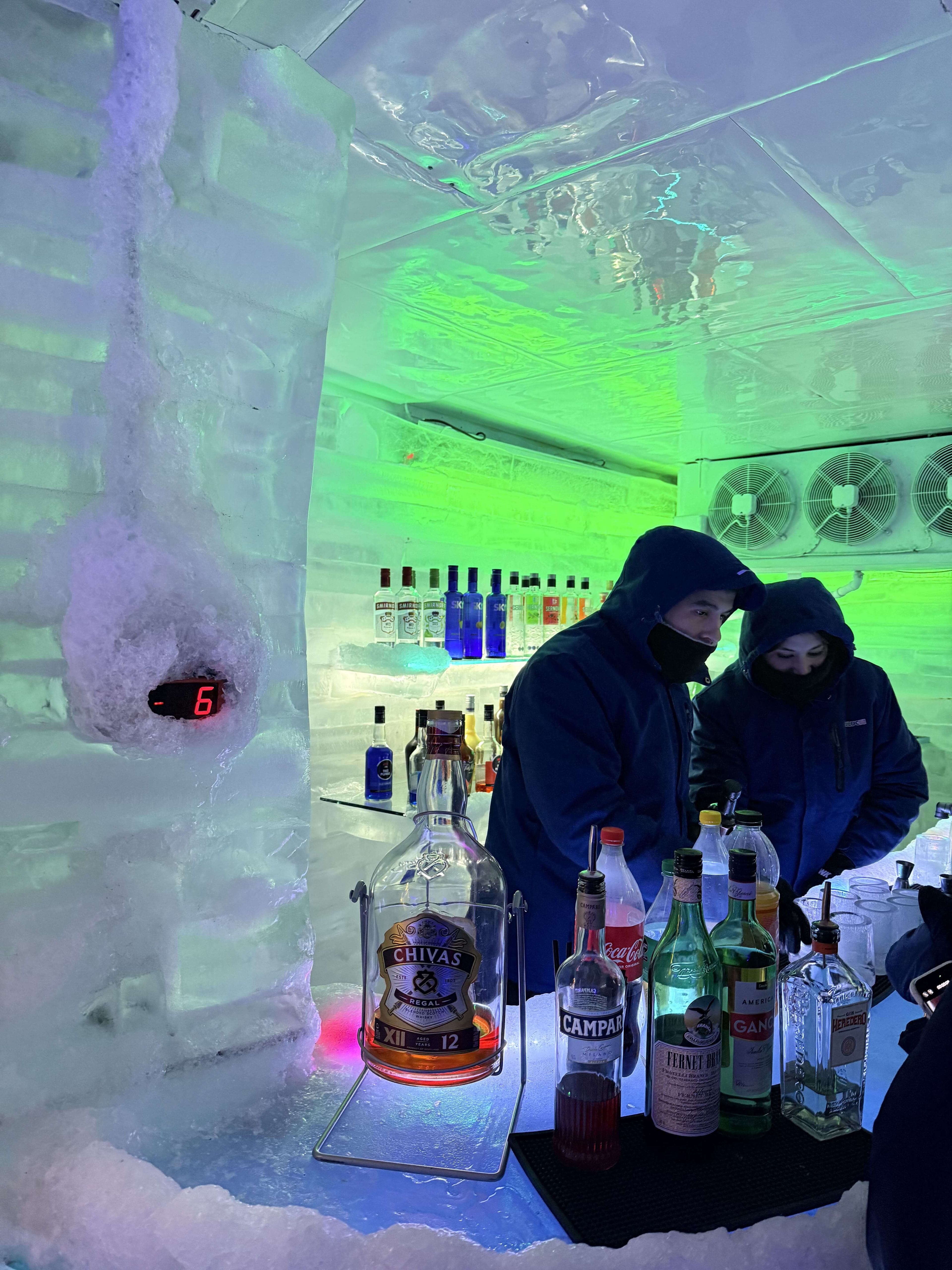 Icebar в музее ледников.jpg
