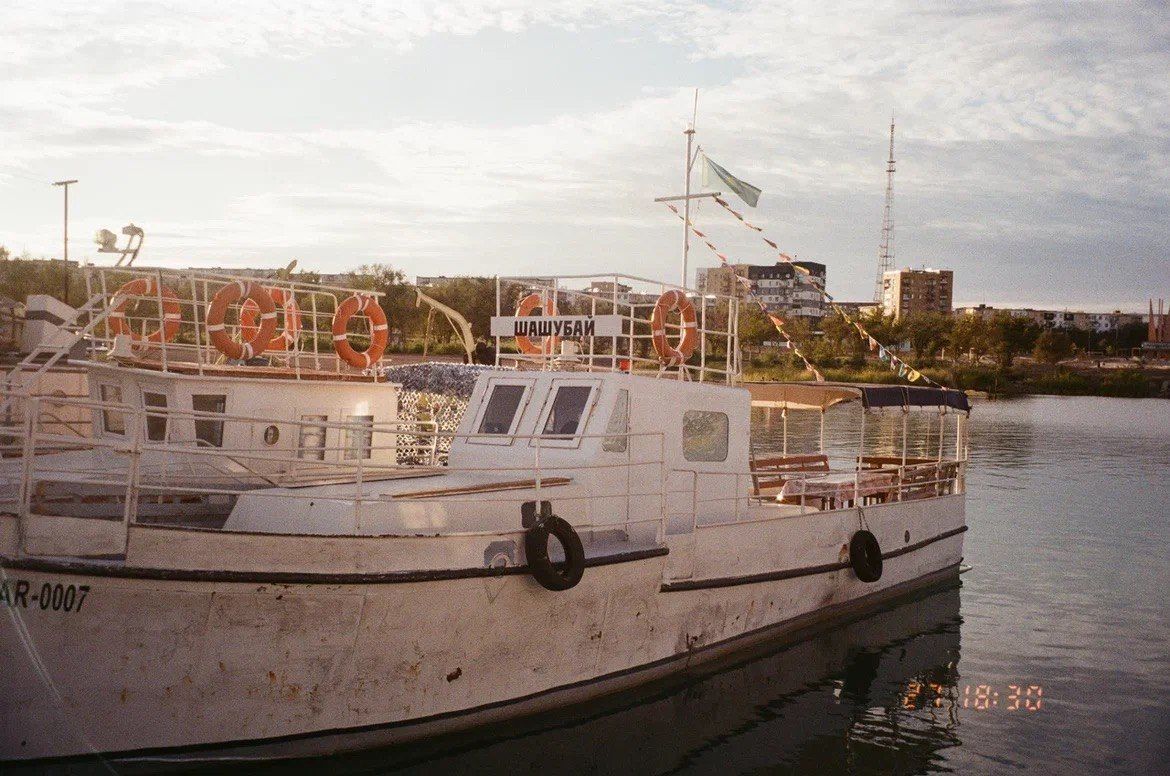 boats2.jpg