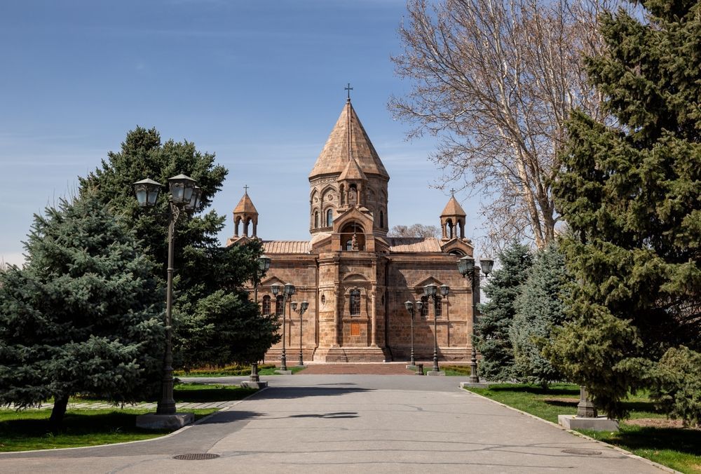 Монастырь Эчмиадзин в Армении