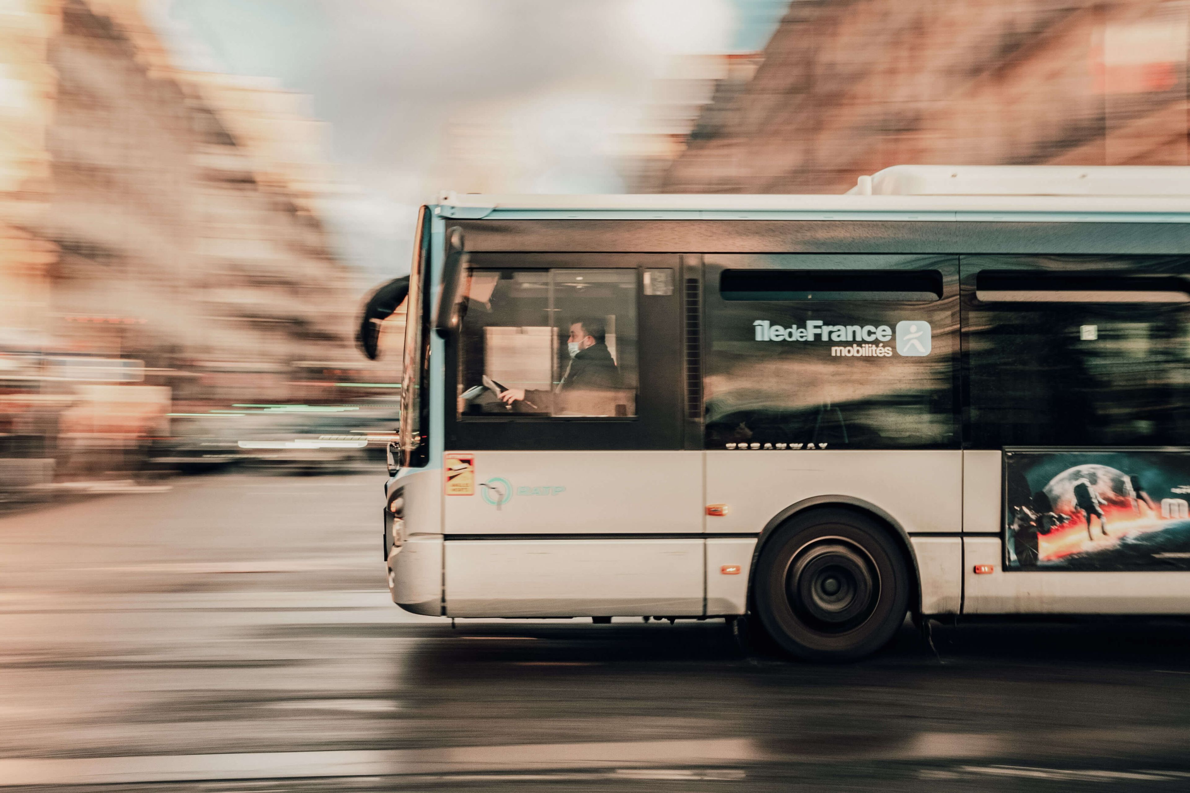 Автобус в Париже