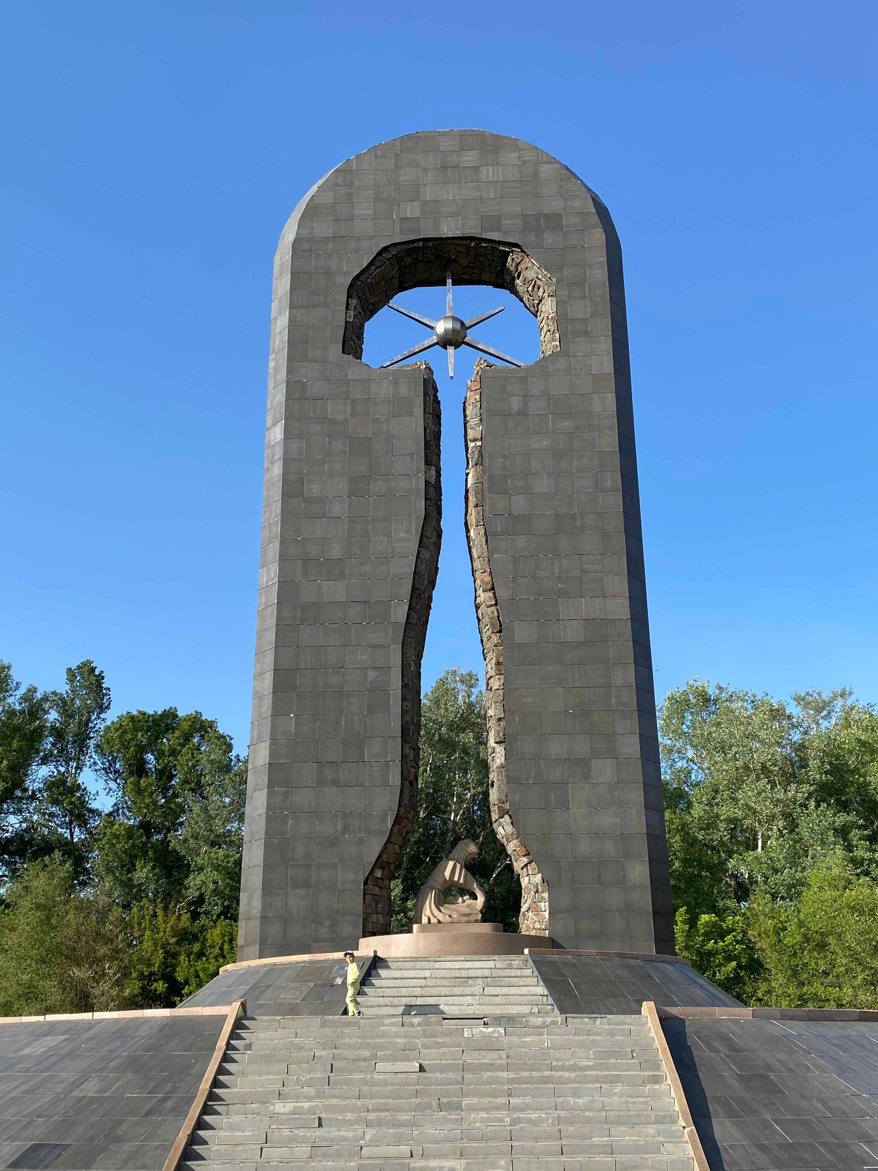 сильнее смерти - полковничий остров.jpg