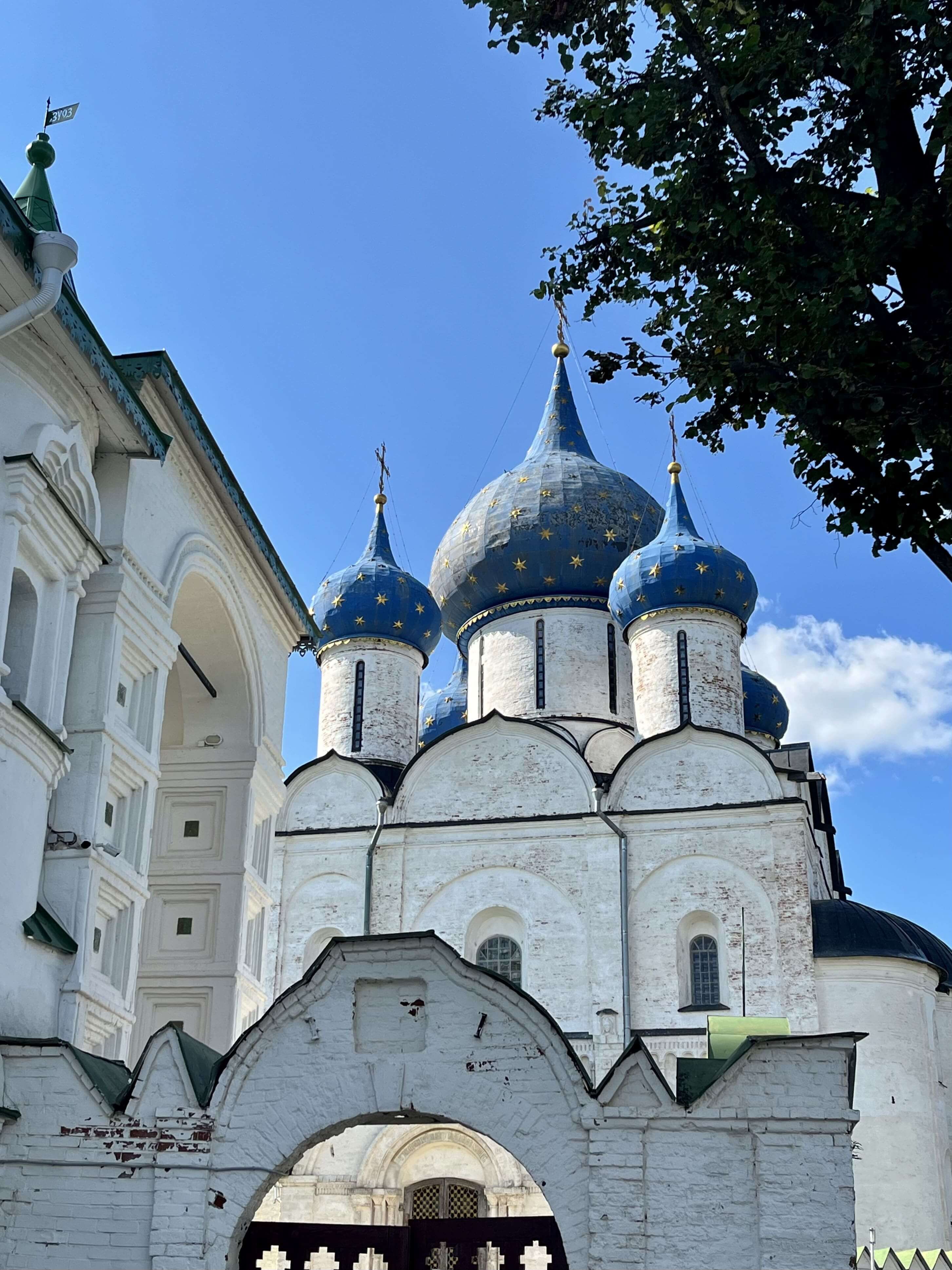Храм в Суздале