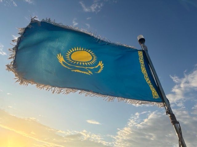 теплоход — пешеходный мост — средний размер.jpeg