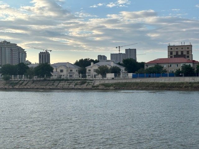 теплоход — вид на американский городок — средний размер.jpeg