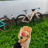 Пирожное из кафе