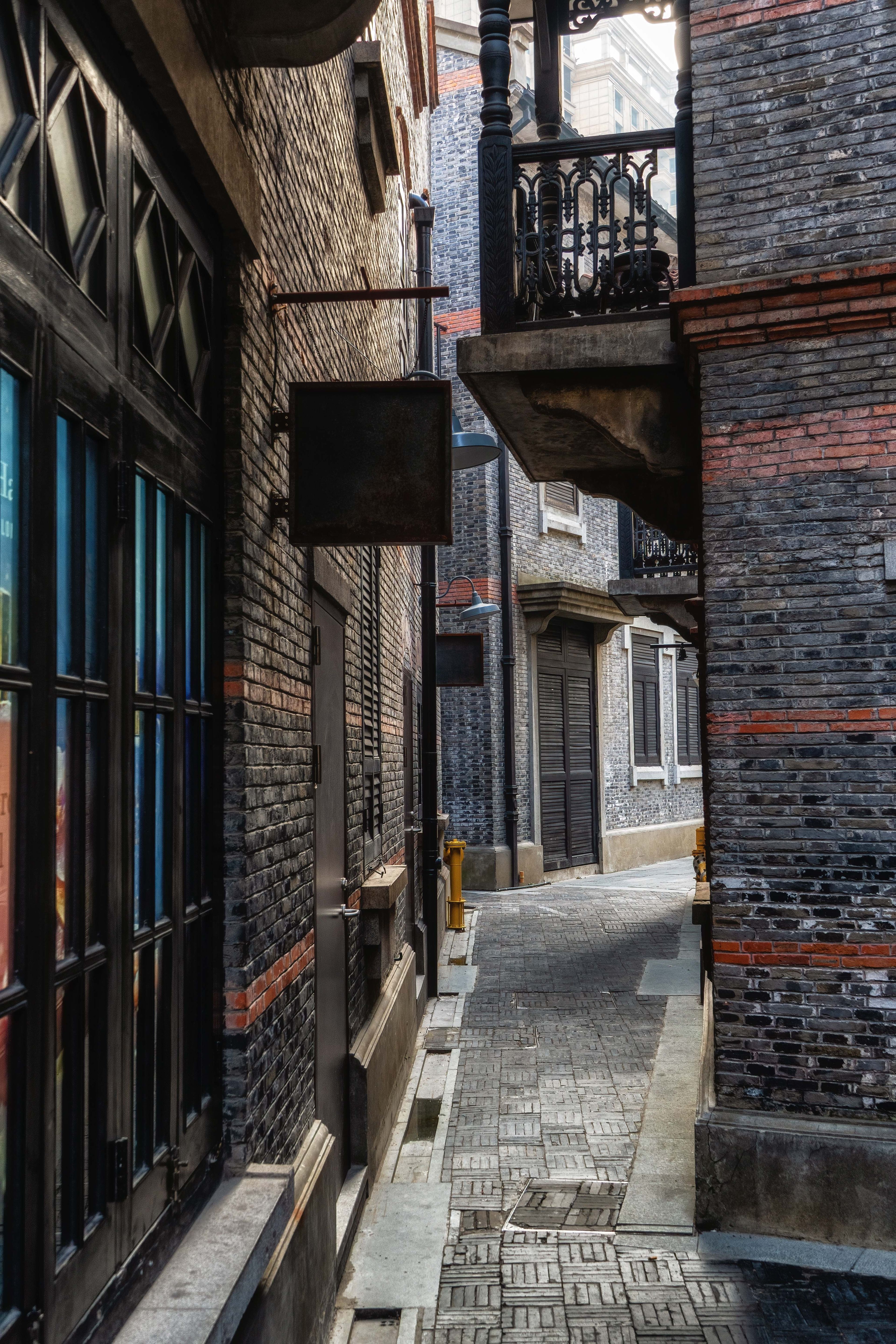 shutterstock_2680373157 (1).jpg