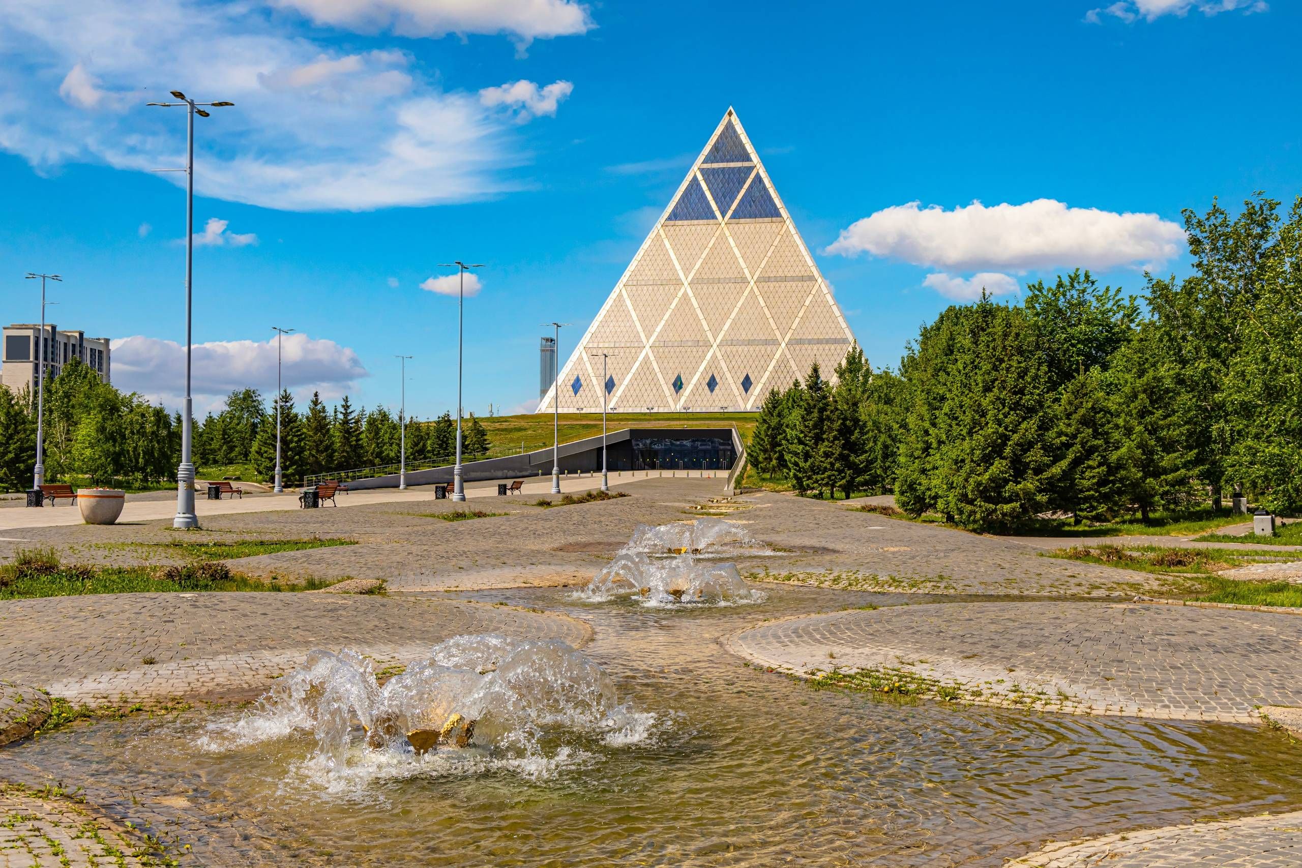 astana-pyramid.jpg