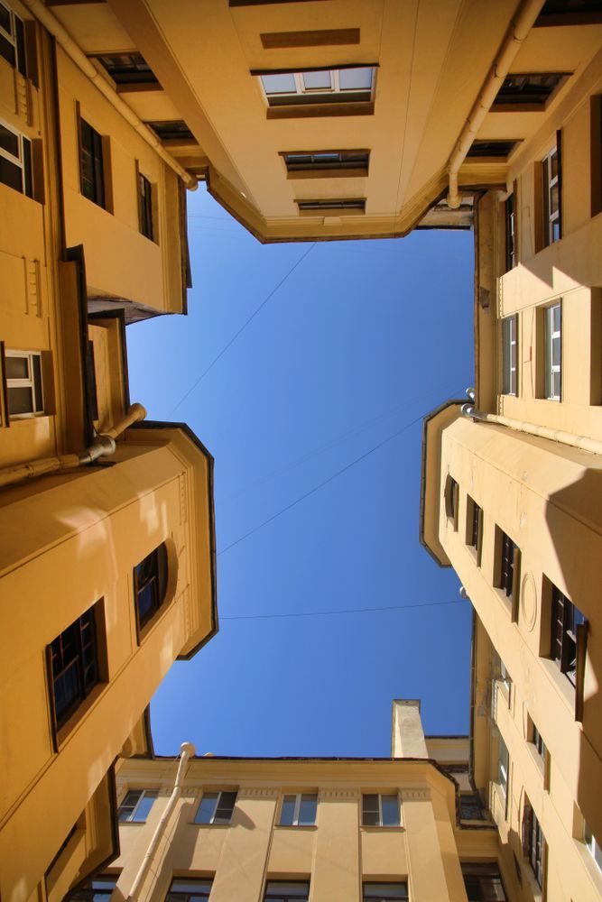 Двор-колодец в Петербурге