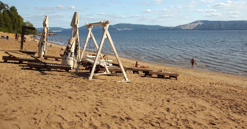 Пляж у реки