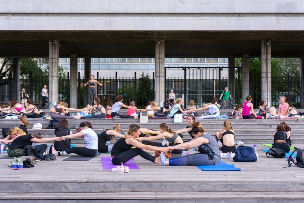 Йога на улице