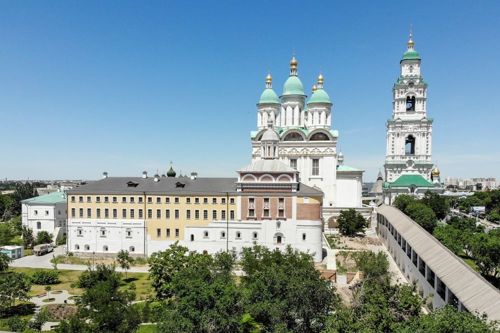 Астраханский кремль летом