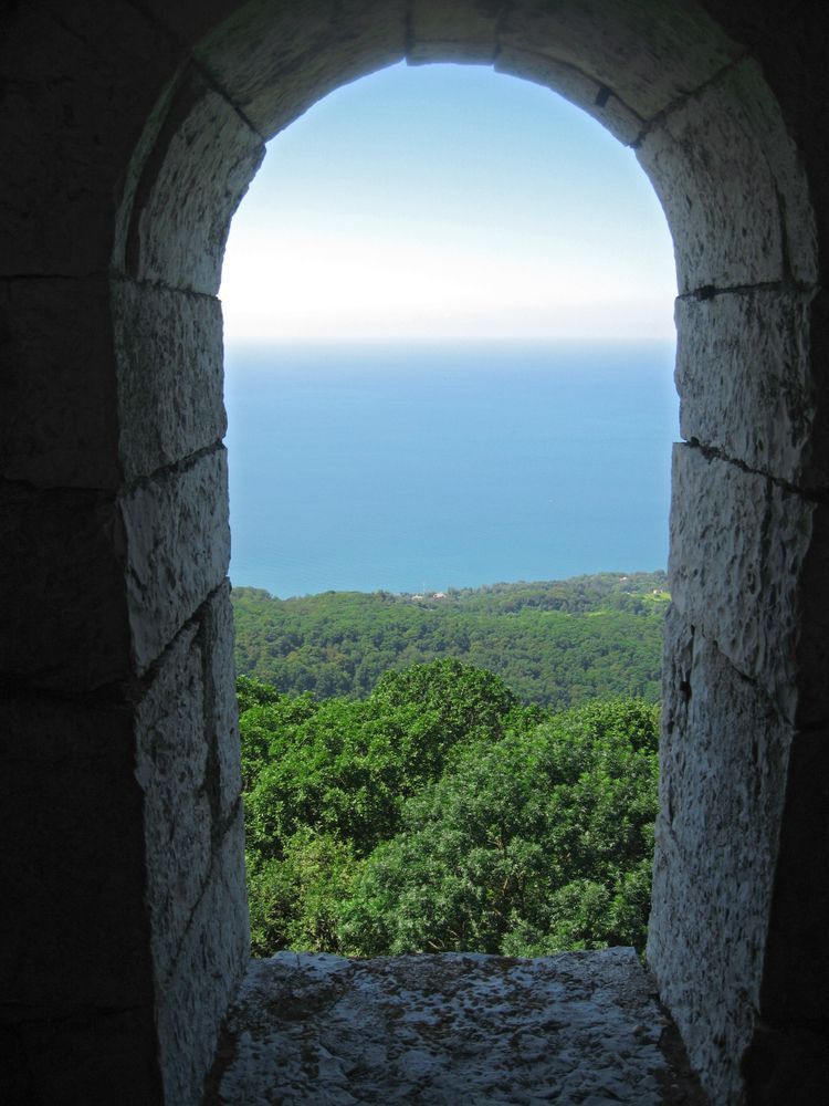 Башня Ахун в Сочи