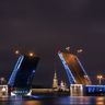 Развод мостов в Петербурге