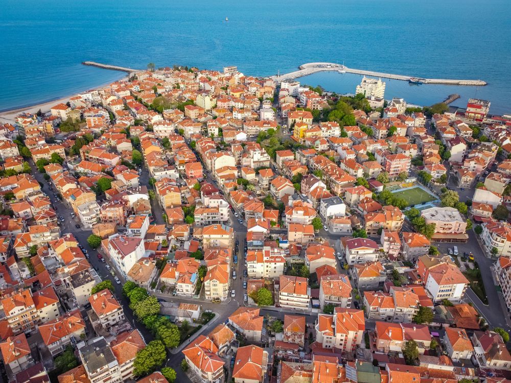 Вид на город и море сверху