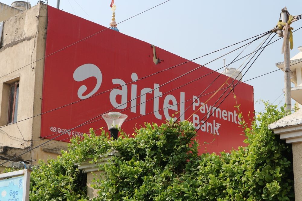 Плакат на здании