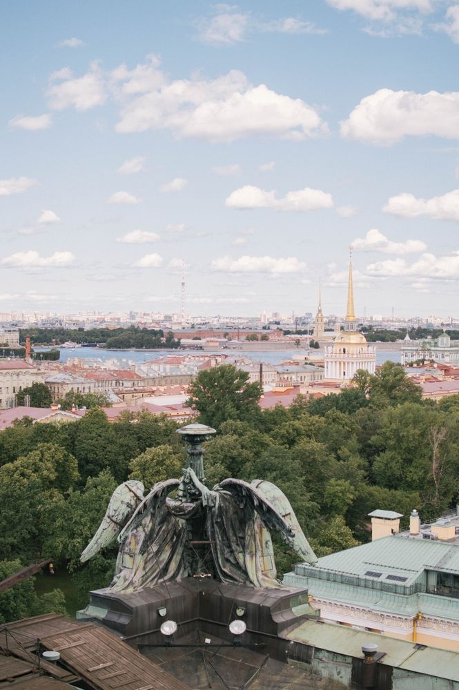 Вид с колоннады Исаакиевского собора в Санкт-Петербурге