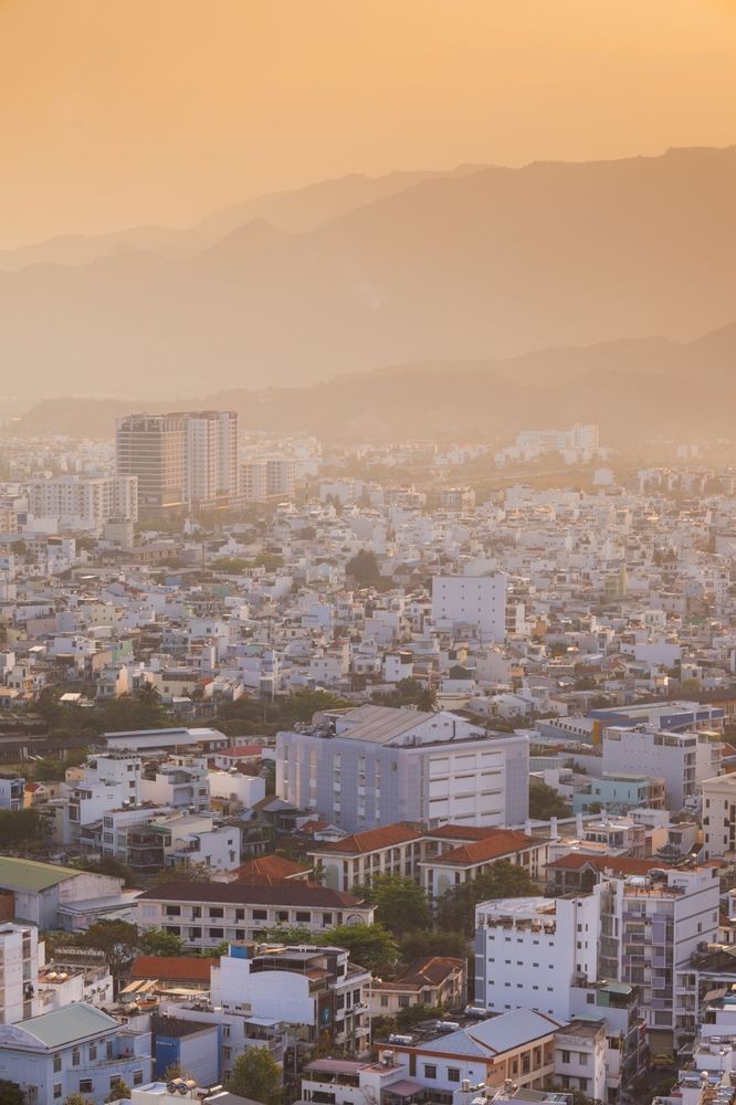 Вид на жилые здания в Нячанге, Вьетнам