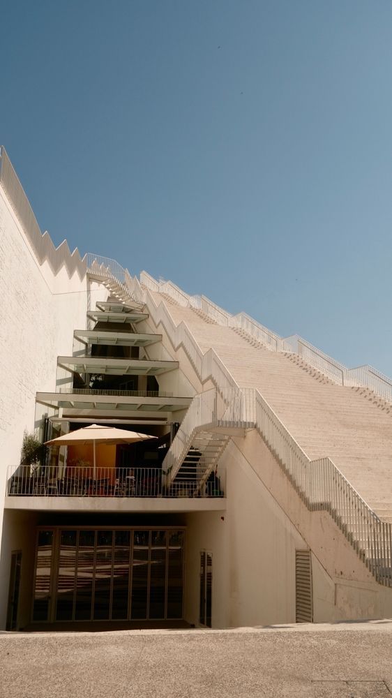 Пирамида Тираны в Албании