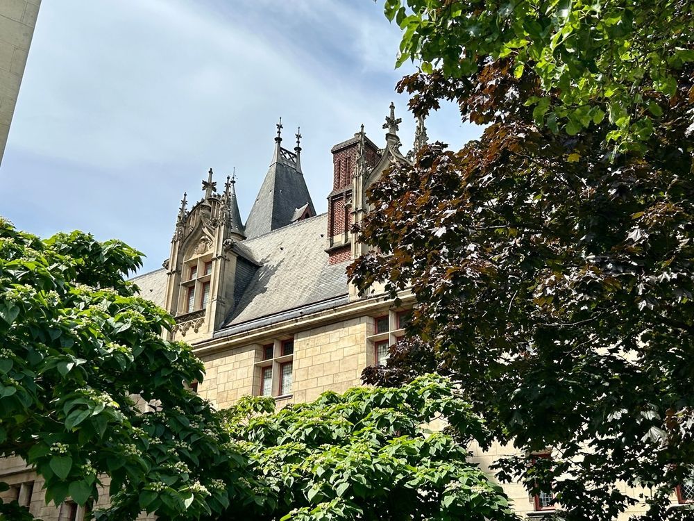 Отель в Париже, Франция