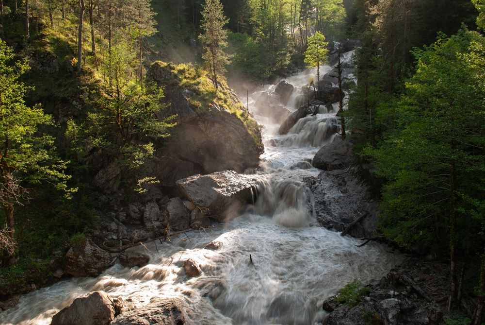 Водопад в горах