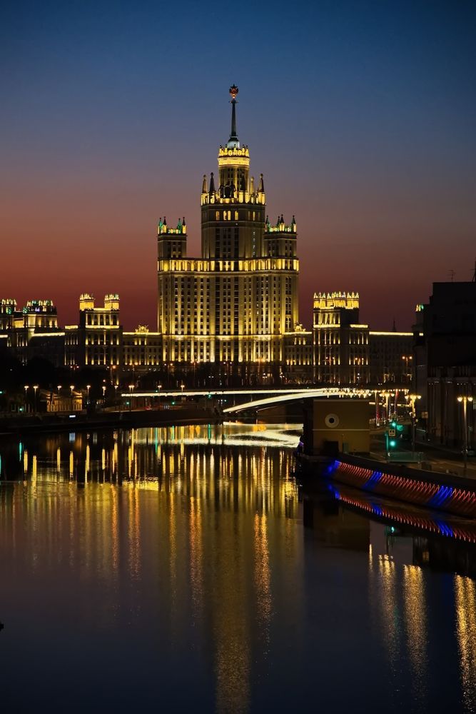 Москва ночью