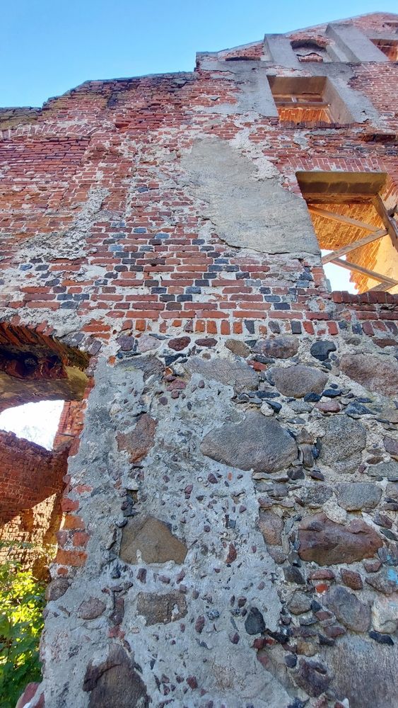 Руины замка в Калининградской области