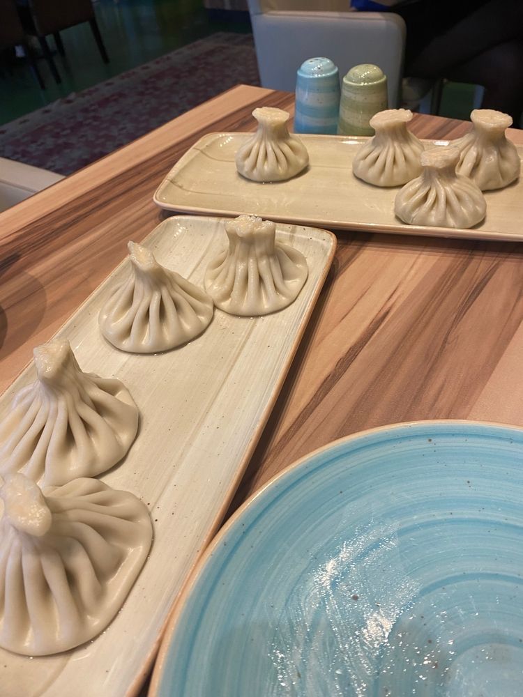 Хинкали в ресторане в Грузии