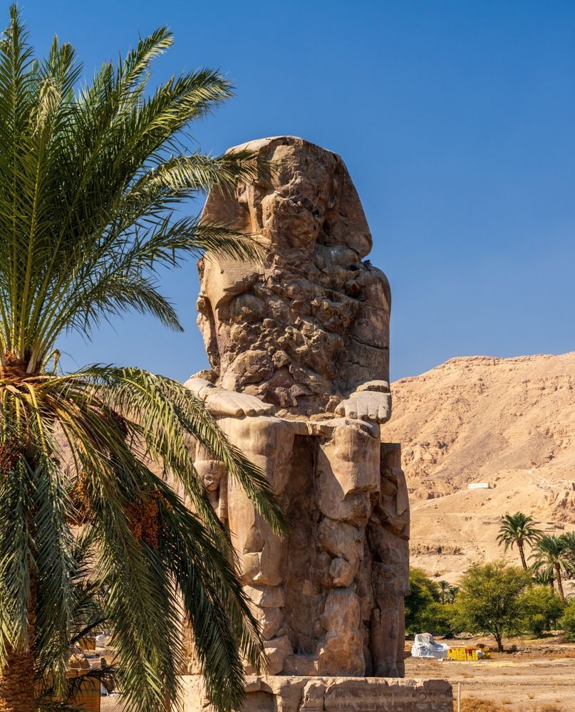 Колоссы Мемнона в Луксоре