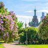 Сад и Спас-на-Крови в Санкт-Петербурге