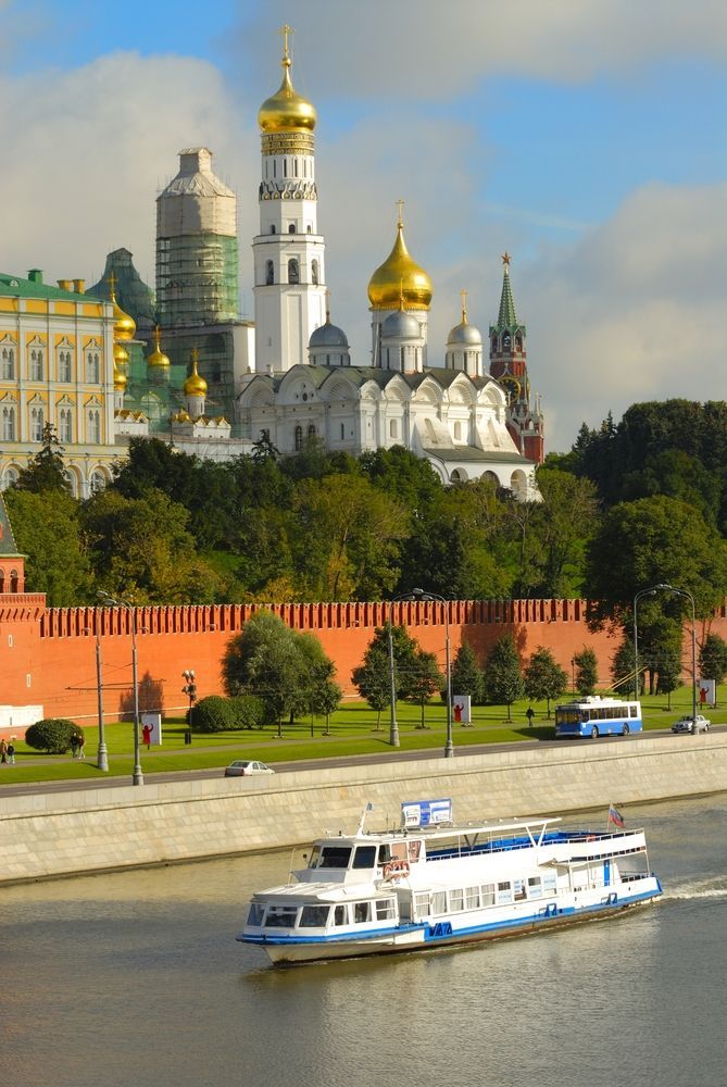 Вид на Москву с реки
