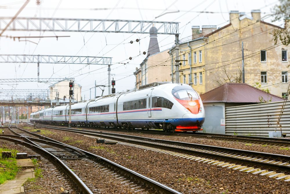 Поезд из Москвы в Петербург