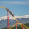 Американские горки в парке аттракционов в Сочи