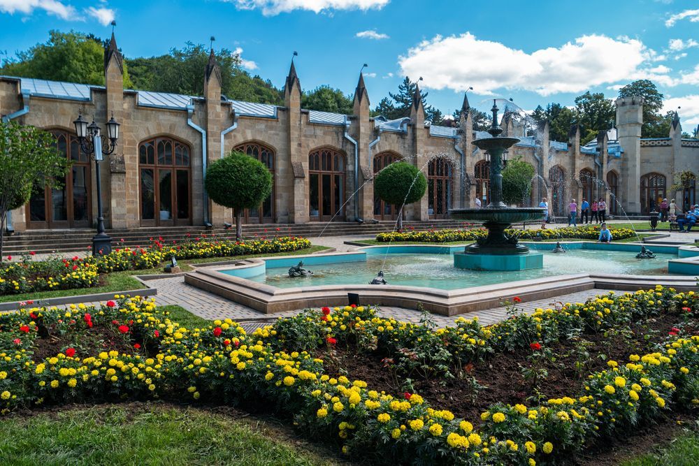 Не только кислородные коктейли и душ Шарко: 8 модных санаториев России